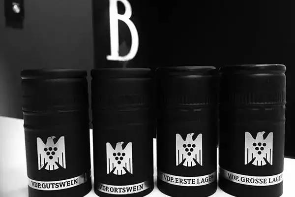 从酒标判断一款酒价格高低