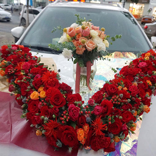 婚车花车花饰手捧花套餐-结婚新人主婚车鲜花装饰豪华气派