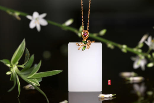 18K玫瑰金和田玉（白玉）吊坠--毓秀横逸  /方牌25*36*7mm 商品图0