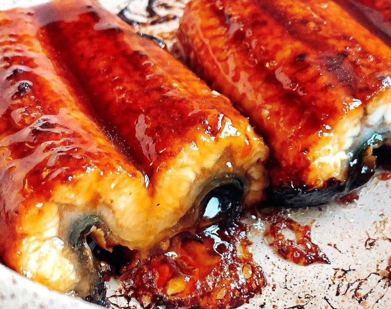 日式-蒲烧烤鳗鱼，活鳗匠心制作，烹饪超级简单，微波炉加热3分钟，一点儿也不腥，鲜香不腻