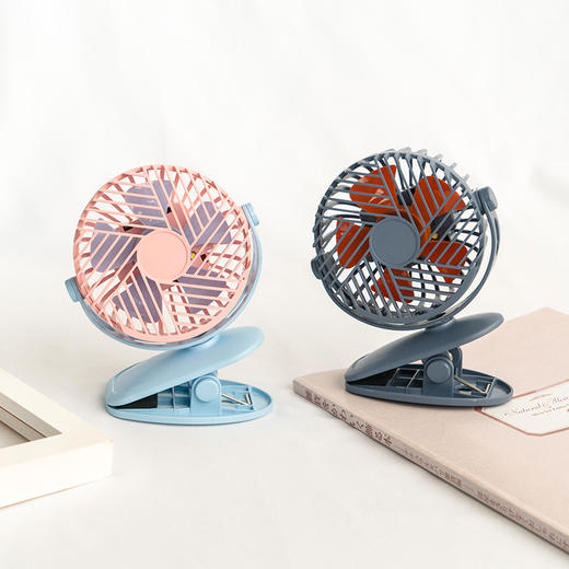 桌面夹式充电小风扇。 商品图2