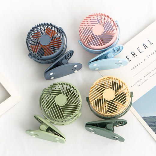 桌面夹式充电小风扇。 商品图1