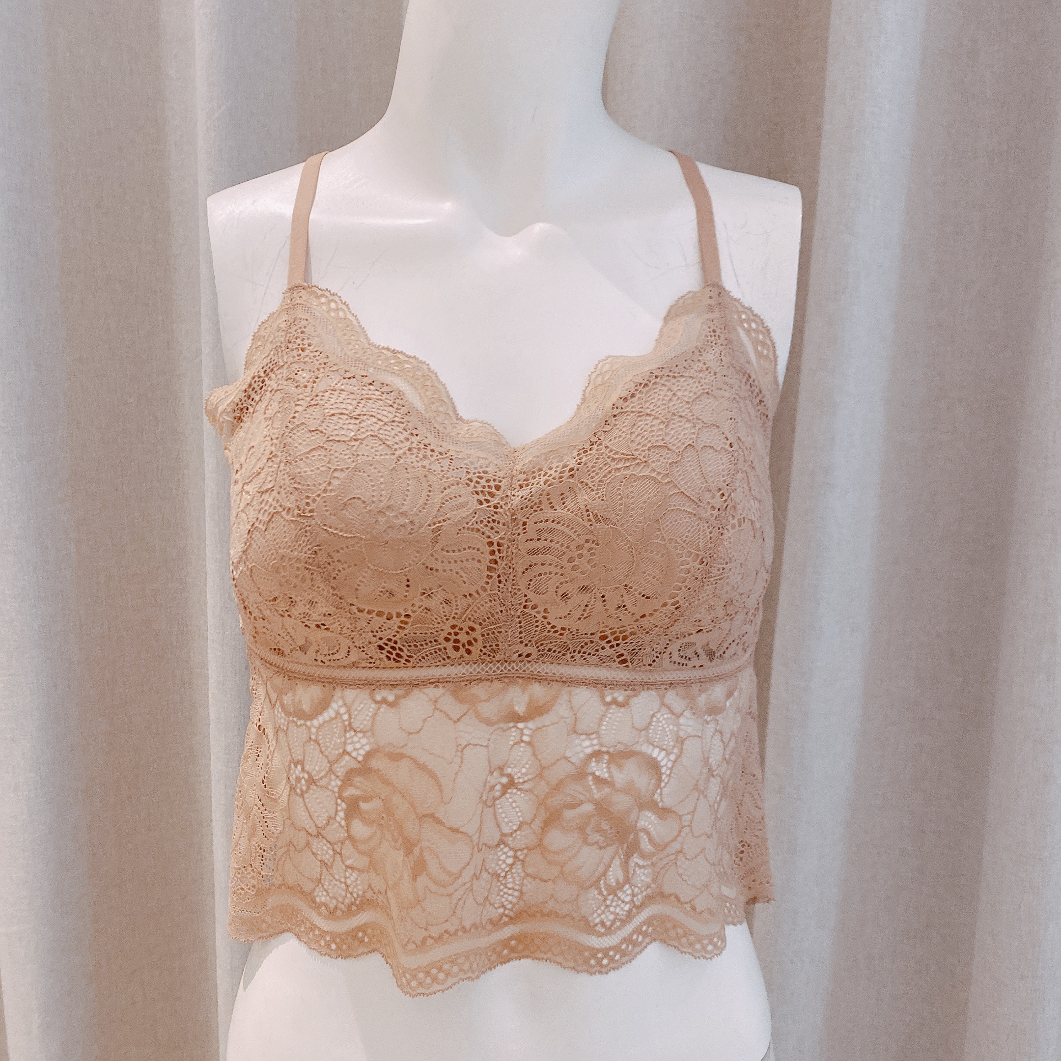 蕾丝无钢托舒适有型，可调节 美背内衣