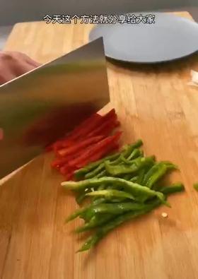 这个到底是洋芋擦擦还是炒不烂子