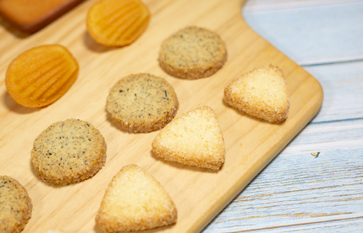 饿哈配茶礼盒费南雪玛德琳椰丝饼干钻石红茶饼干手工零食