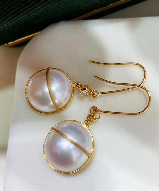 澳白马贝形耳环 .12mm粉光澳白完美,18k厚金镶嵌钻石0.06ct,孤品s