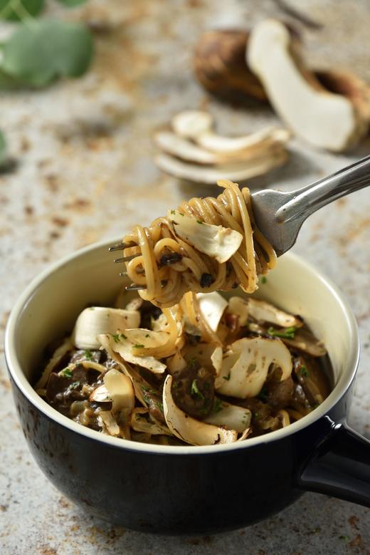 炙烤松茸牛肝菌白酱意面 Roast Matsutake & Porcini Mushroom Spaghetti 商品图0