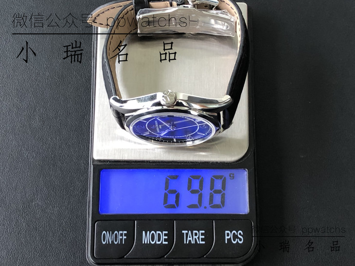 VC伍陆之型系列 4600，配定制深蓝色鳄鱼皮表带