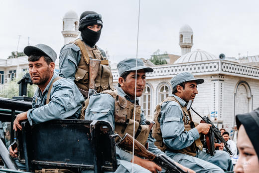 签名本《罩袍之刺》