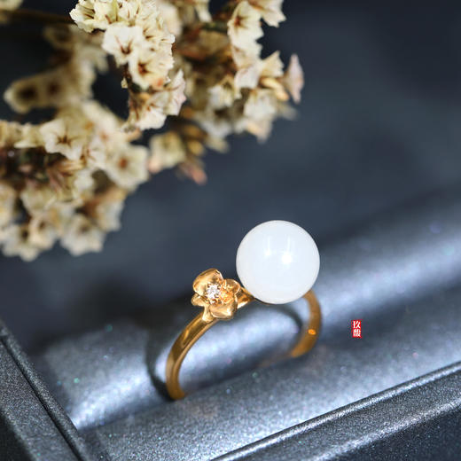 18K玫瑰金和田玉（白玉）镶钻戒指--花轻梦  / 玉珠10mm（圈口请备注留言） 商品图0