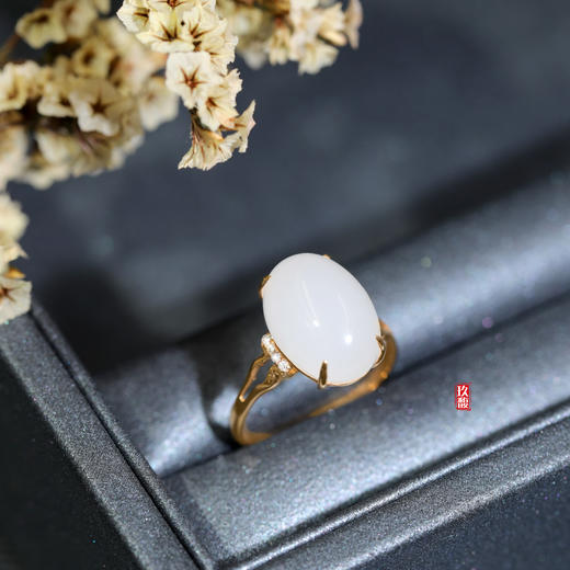 18K玫瑰金和田玉（白玉）镶钻戒指--亭亭玉立  / 蛋面 10*14mm（圈口请备注留言） 商品图0