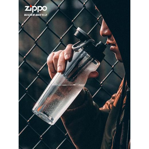 美国zippo 700ml大容量便携健身运动水杯男女塑料户外随身摇摇杯