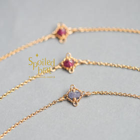 spoiledbrat jewelry凡尔赛坦桑石，红宝石手链