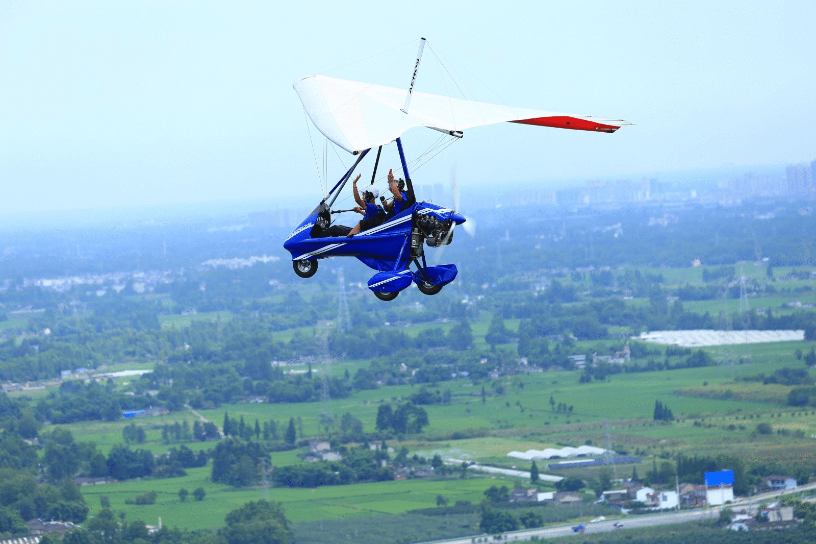 【周年庆钜惠,仅此1次】199元体验动力三角翼,遨游蓝天,360°全景俯瞰