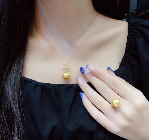 南洋金珠吊坠,18k金镶嵌钻石 款式精致简约,正圆极微瑕品质,镜面光泽