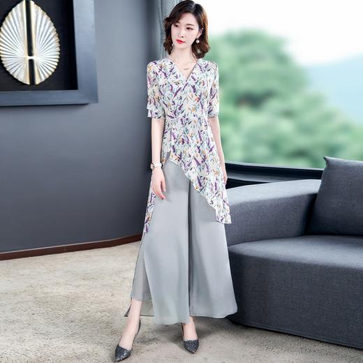 NYL-4690523新款设计感洋气质时尚减龄显瘦两件套 商品图1