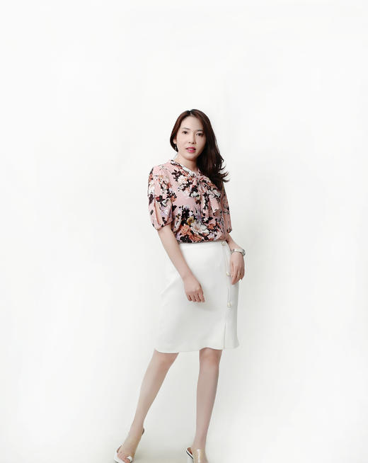 领系带装饰扣上衣 商品图1