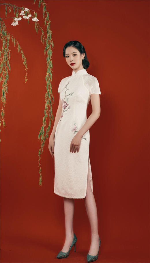 荷言HEYEN 玉殿春 白色真丝提花冠乐绉+玉兰手工刺绣+珍珠装饰 商品图0