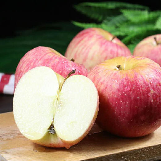 陕西富平花冠红苹果水果5斤包邮,现摘现发 脆甜多汁 皮薄口感好