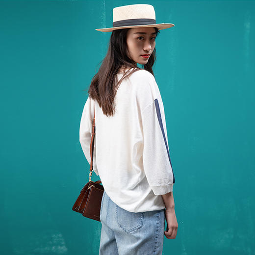 小愚女装一字领拼色条编织衫202MZ010 商品图2