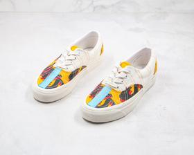 万斯Vans 安纳海姆 彩色印花 涂鸦 炫彩夺目 刺绣 黑炭灰色&炫彩米黄色 经典 Authentic帆布鞋男女 炫彩夺目 诚意满满 强烈推荐 经典 VNOA2RR1VY8和VNOA2RR1VY9