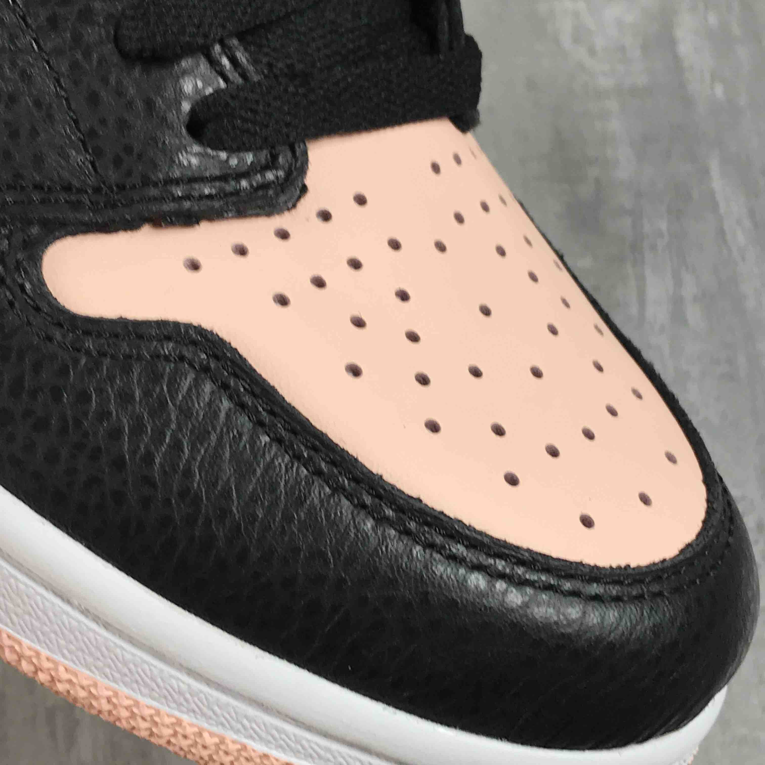 (年末特价)aj1 黑粉脚趾