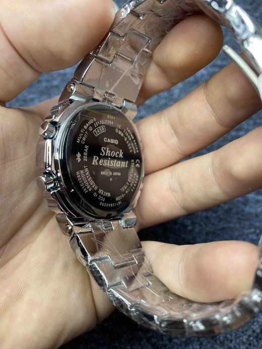 高品质 卡西欧小银块！银色GMW-B5000D-1JF/B5000 35周年方块钢带表 采用了极为用心的抛光和打磨，显得质感非常高级 商品图5
