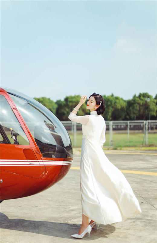 荷言HEYEN 东方美人【明星同款】重磅真丝+手工钉珠+蕾丝贴片手工旗袍 商品图6