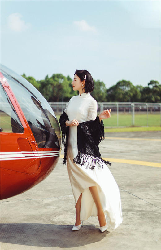 荷言HEYEN 东方美人【明星同款】重磅真丝+手工钉珠+蕾丝贴片手工旗袍 商品图7