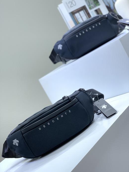 点此购买 迪桑特腰包胸包 SP152436 商品图0