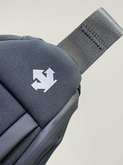 点此购买 迪桑特腰包胸包 SP152436 商品图13