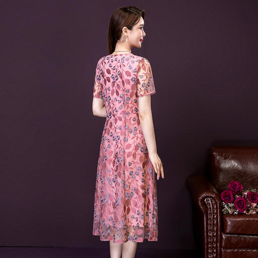 YMR-8343新款蕾丝气质妈妈洋气绣花连衣裙 商品图3