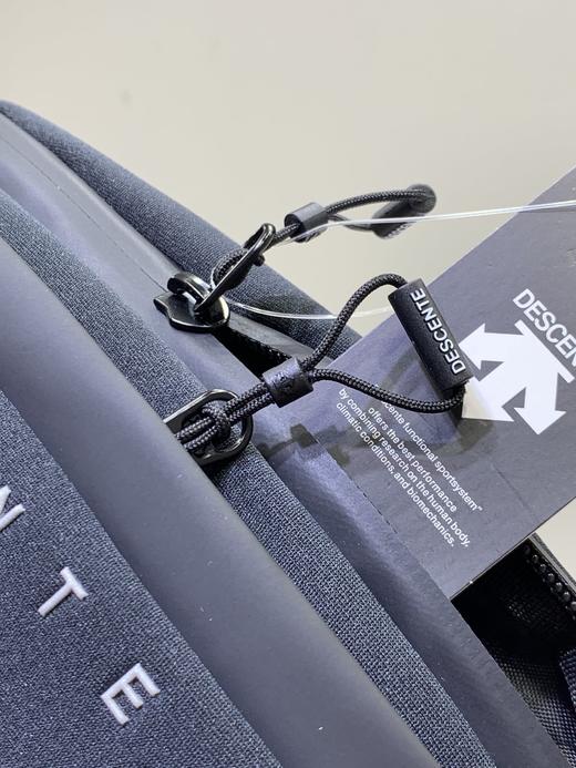 点此购买 迪桑特腰包胸包 SP152436 商品图11