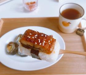  这条鱼肥美多汁，酱汁浓郁，一口鲜掉眉毛！加热即食，在家也能做出道地日料！ 