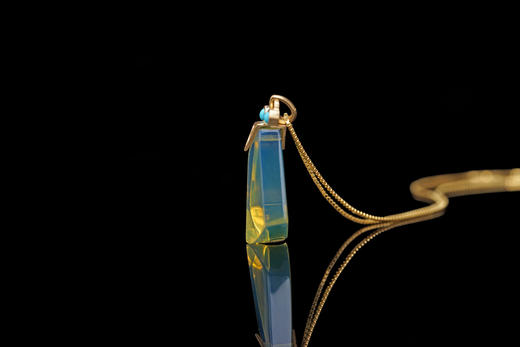 多米尼加蓝珀18K喷砂黄金镶嵌绿松石吊坠 商品图3