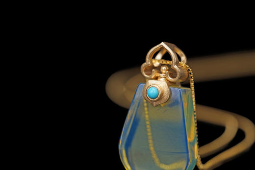 如意·多米尼加蓝珀18K喷砂黄金镶嵌绿松石吊坠 商品图4