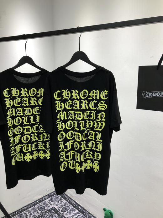 点此购买 克罗心荧光哥特字母印花短袖t恤 莲152774 商品图7