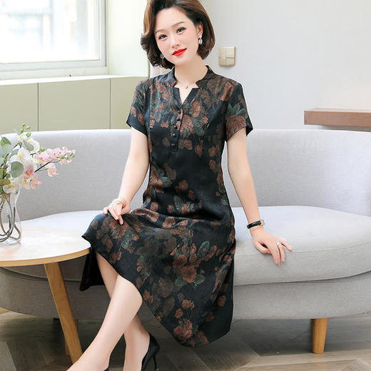 YLY-8521新款修身显瘦洋气中长款过膝桑蚕丝连衣裙 商品图0