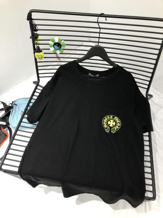 点此购买 克罗心荧光哥特字母印花短袖t恤 莲152774 商品图8