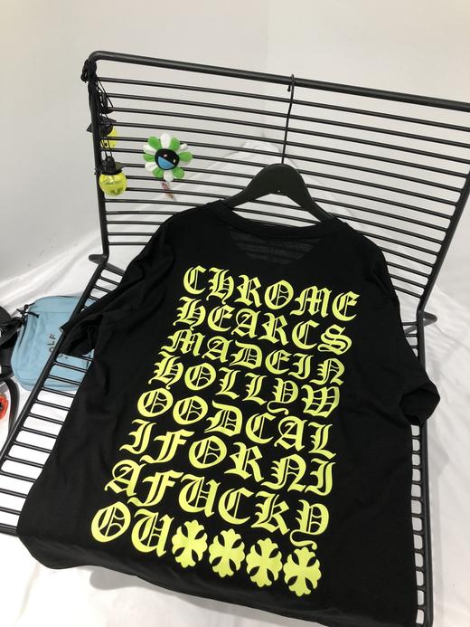 点此购买 克罗心荧光哥特字母印花短袖t恤 莲152774 商品图9
