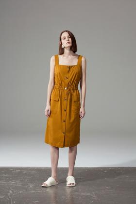 收腰系扣吊带裙