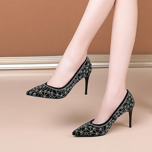 OLD-L9281A新款时尚真皮浅口水砖细跟单鞋 商品图0