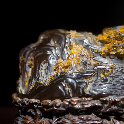 清 琥珀观沧海人物山子摆件 商品图3