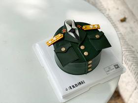 【军装蛋糕】顾客可提供军装照片，半翻糖一比一定制奶油蛋糕八一建军节