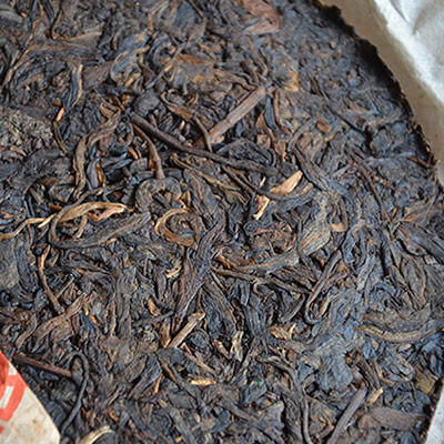 九八年中茶牌红印圆茶铁饼老生茶