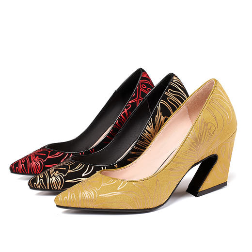 XYSM-D37-2B新款尖头复古印花真皮马蹄跟粗跟旗袍鞋 商品图4