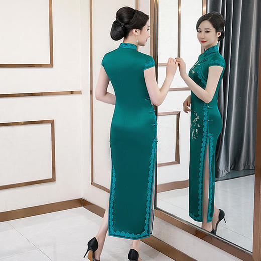 QQ-9536新款高端唯美花边刺绣旗袍 商品图3