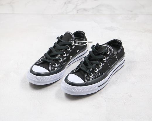 黑盒 匡威 藤原浩 闪电 补丁铭牌 缝线 黑色 白色 Fragment系列正式亮相  这次系列鞋履搭配「fragment design x Moncler x CONVERSE」三方联名，延续经典 商品图0