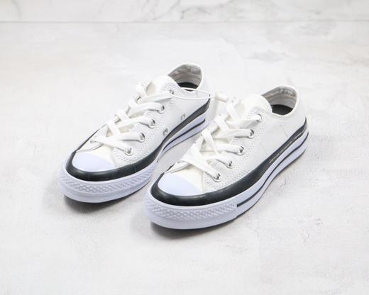 黑盒 匡威 藤原浩 闪电 补丁铭牌 缝线 黑色 白色 Fragment系列正式亮相  这次系列鞋履搭配「fragment design x Moncler x CONVERSE」三方联名，延续经典 商品图2