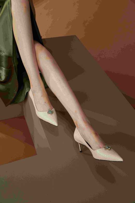 Westory新款中跟尖头时尚钻饰优雅W20CE70101 商品图0